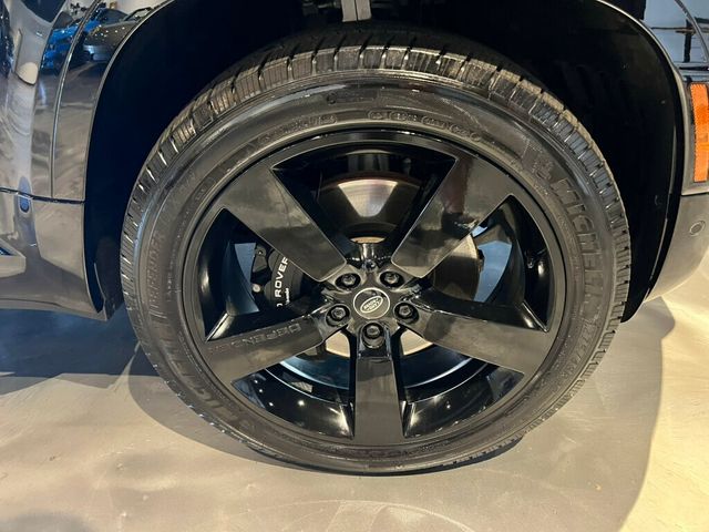 2023 Land Rover Defender 110/V8/BlackExtendedPkg/14WayHtd&CldSeats/PanoRoof/AdapCruise - 22934239 - 12