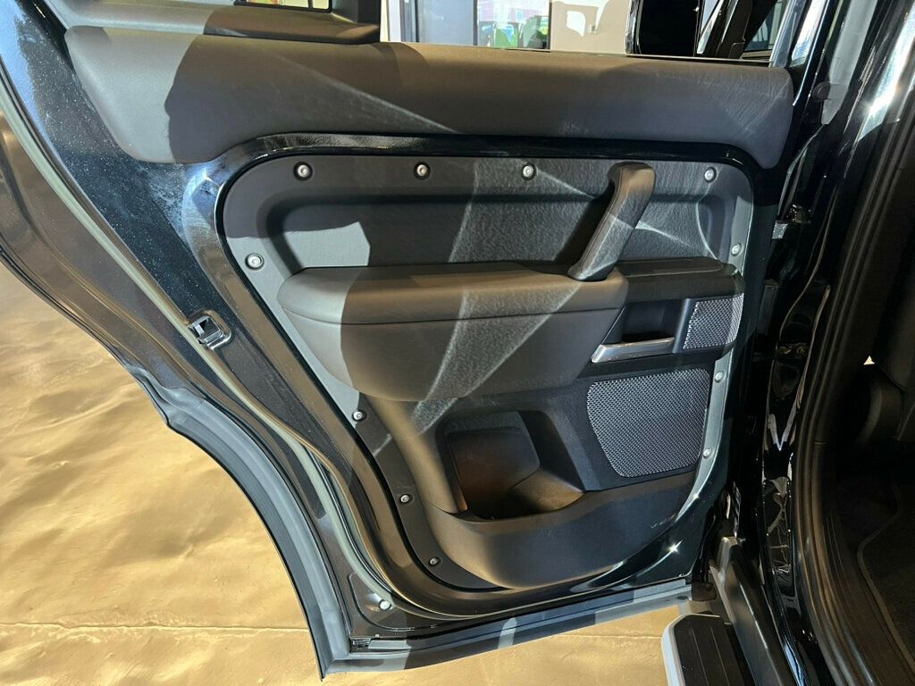 2023 Land Rover Defender 110/V8/BlackExtendedPkg/14WayHtd&CldSeats/PanoRoof/AdapCruise - 22934239 - 22