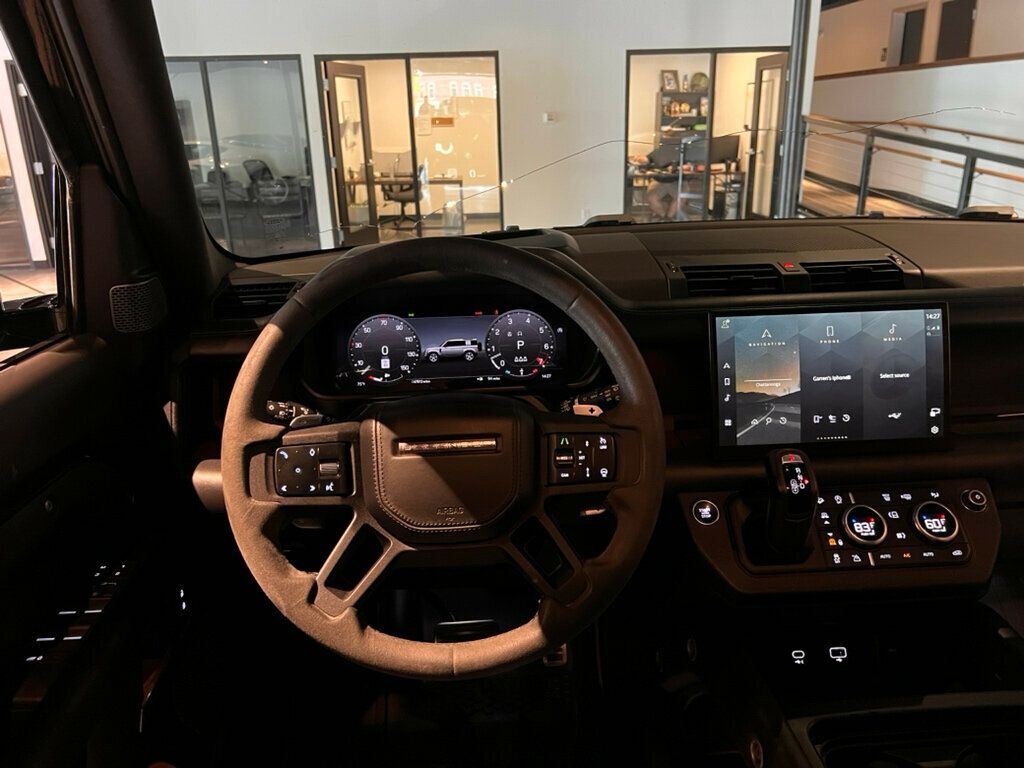 2023 Land Rover Defender 110/V8Supercharged/14WayHtd&CldSeats/MeridianSound/PanoRoof/NAV - 23021194 - 18