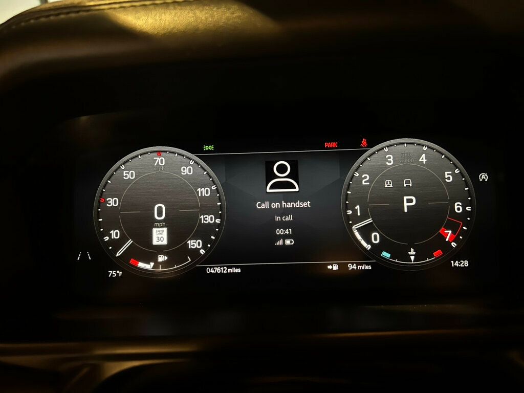 2023 Land Rover Defender 110/V8Supercharged/14WayHtd&CldSeats/MeridianSound/PanoRoof/NAV - 23021194 - 19