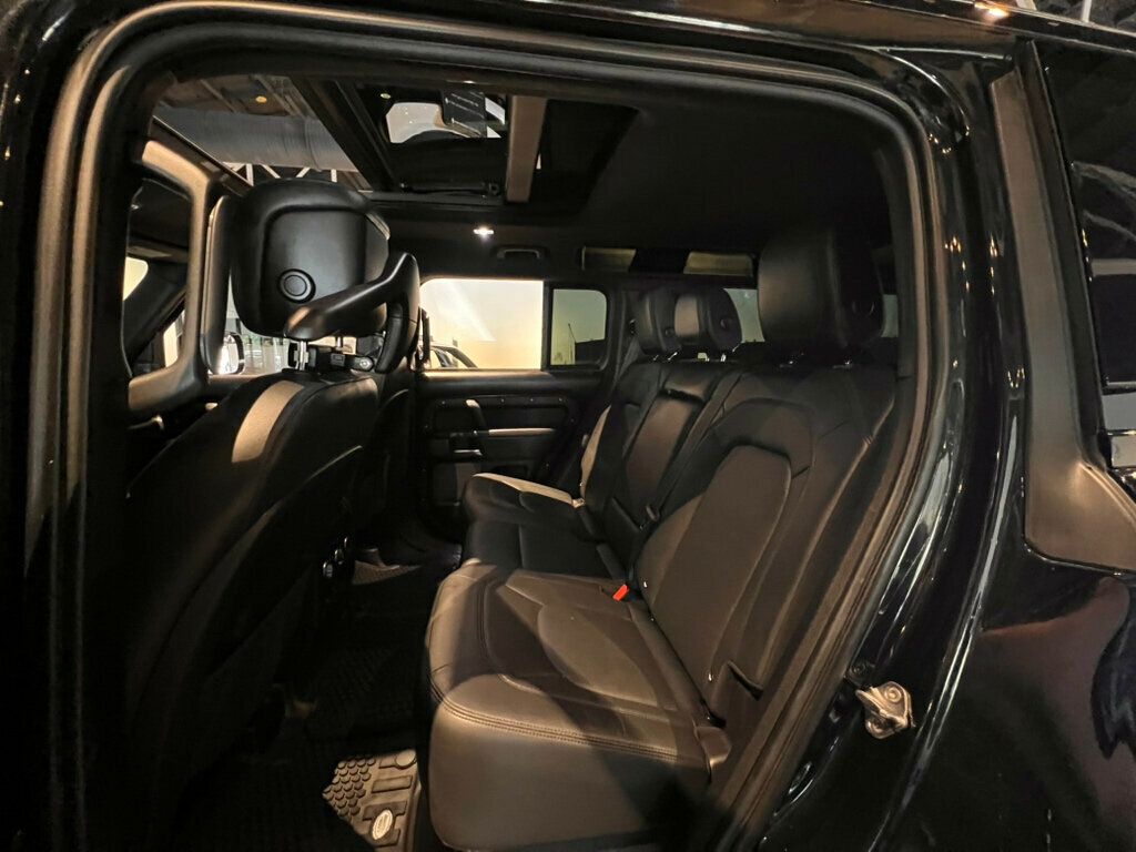 2023 Land Rover Defender 110/V8Supercharged/14WayHtd&CldSeats/MeridianSound/PanoRoof/NAV - 23021194 - 24