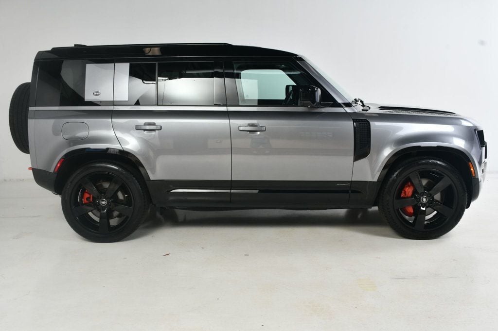 2023 Land Rover Defender 110 X photo 4