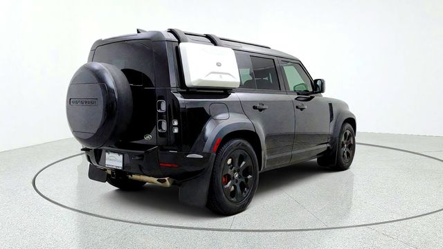 2023 Land Rover Defender 110 X AWD w/ Explorer Pack, Extended Black Ext. & Towing Pack - 23085898 - 4