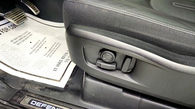 2023 Land Rover Defender 110 X AWD with 22'' Wheels & Extended Black Exterior Pack - 22973009 - 10