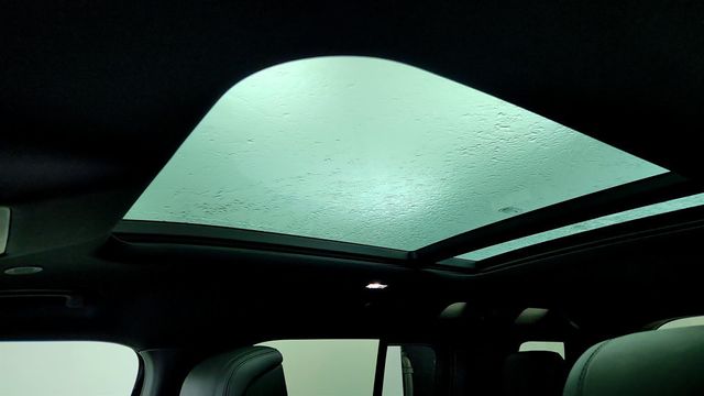 2023 Land Rover Defender 110 X AWD with 22'' Wheels & Extended Black Exterior Pack - 22973009 - 11