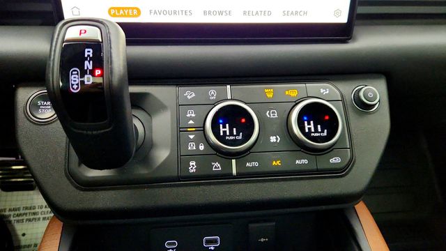 2023 Land Rover Defender 110 X AWD with 22'' Wheels & Extended Black Exterior Pack - 22973009 - 18