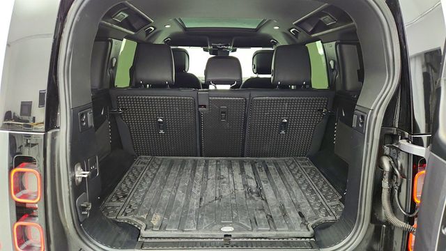 2023 Land Rover Defender 110 X AWD with 22'' Wheels & Extended Black Exterior Pack - 22973009 - 23