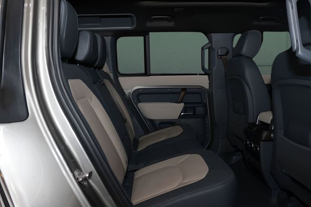 2023 Land Rover Defender 110 X-Dynamic SE AWD - 22980242 - 13