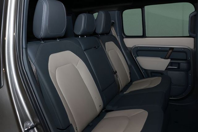 2023 Land Rover Defender 110 X-Dynamic SE AWD - 22980242 - 14