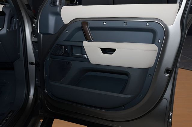 2023 Land Rover Defender 110 X-Dynamic SE AWD - 22980242 - 20