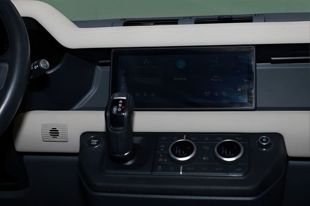 2023 Land Rover Defender 110 X-Dynamic SE AWD - 22980242 - 25