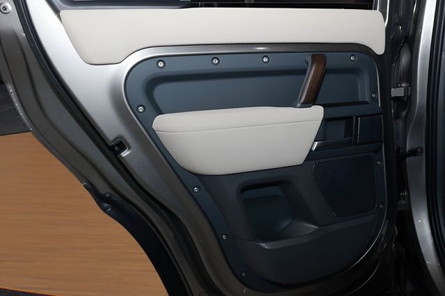 2023 Land Rover Defender 110 X-Dynamic SE AWD - 22980242 - 26