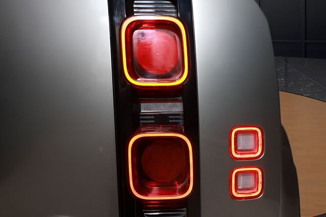 2023 Land Rover Defender 110 X-Dynamic SE AWD - 22980242 - 42