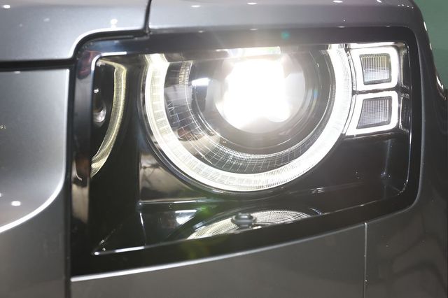 2023 Land Rover Defender 110 X-Dynamic SE AWD - 22980242 - 50