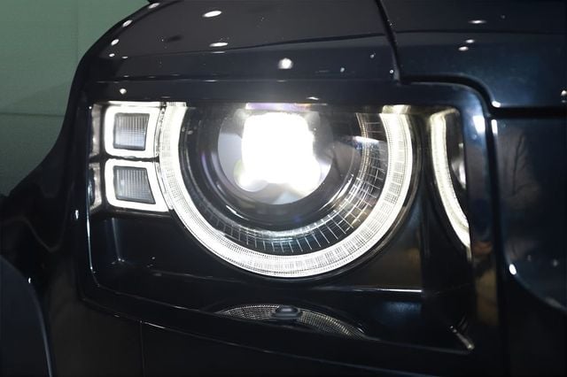 2023 Land Rover Defender 110 X-Dynamic SE AWD - 22980300 - 18