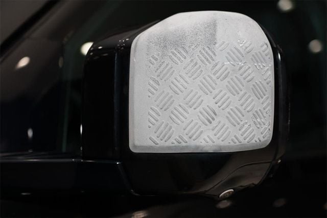 2023 Land Rover Defender 110 X-Dynamic SE AWD - 22980300 - 20