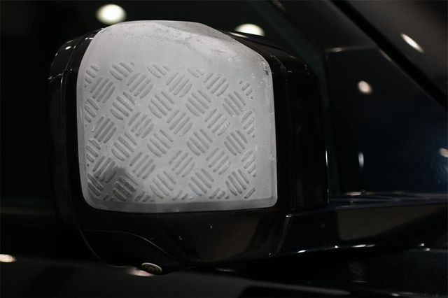 2023 Land Rover Defender 110 X-Dynamic SE AWD - 22980300 - 21