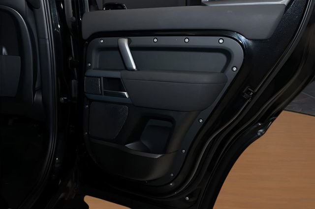 2023 Land Rover Defender 110 X-Dynamic SE AWD - 22980300 - 26