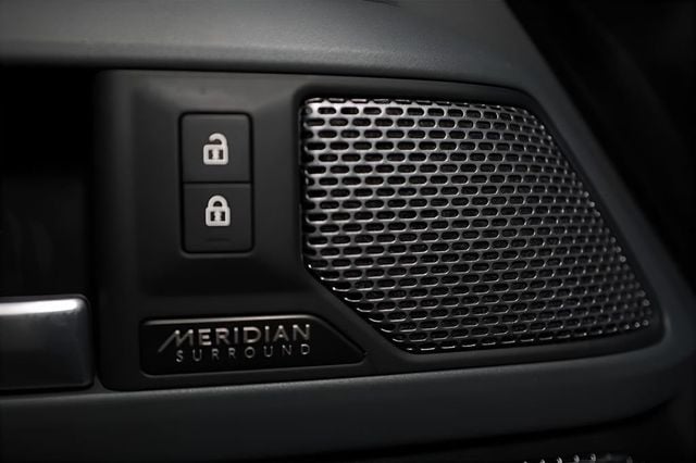 2023 Land Rover Defender 110 X-Dynamic SE AWD - 22980300 - 33