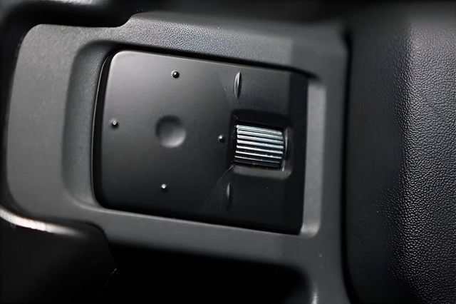 2023 Land Rover Defender 110 X-Dynamic SE AWD - 22980300 - 34