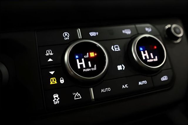 2023 Land Rover Defender 110 X-Dynamic SE AWD - 22980300 - 38