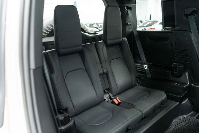 2023 Land Rover Defender 110 X-Dynamic SE AWD - 23024260 - 13