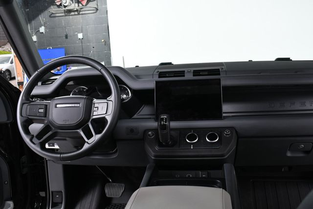 2023 Land Rover Defender 110 X-Dynamic SE AWD - 22355459 - 4