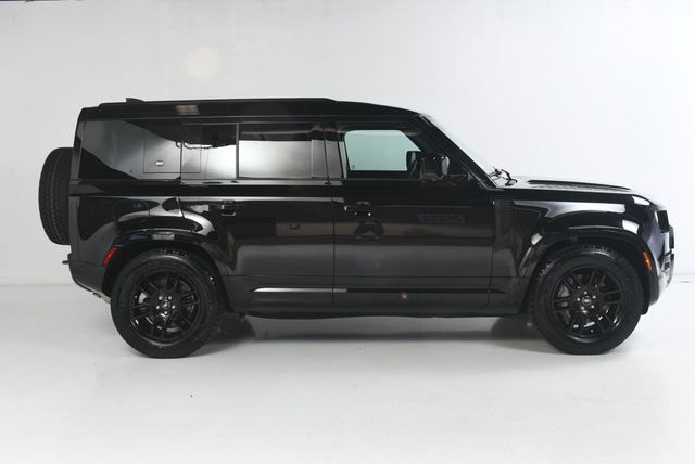 2023 Land Rover Defender 110 X-Dynamic SE AWD - 22617945 - 3