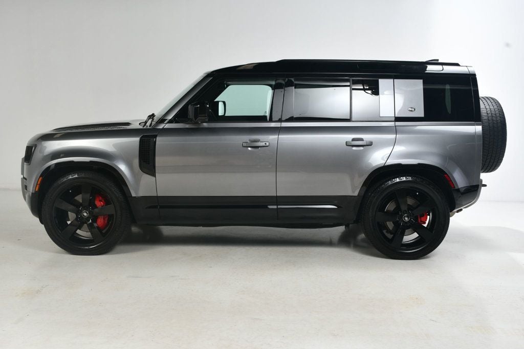 2023 Land Rover Defender 110 X-Dynamic SE photo 2