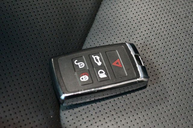 2023 Land Rover Defender 110 X-Dynamic SE AWD - 22923830 - 77