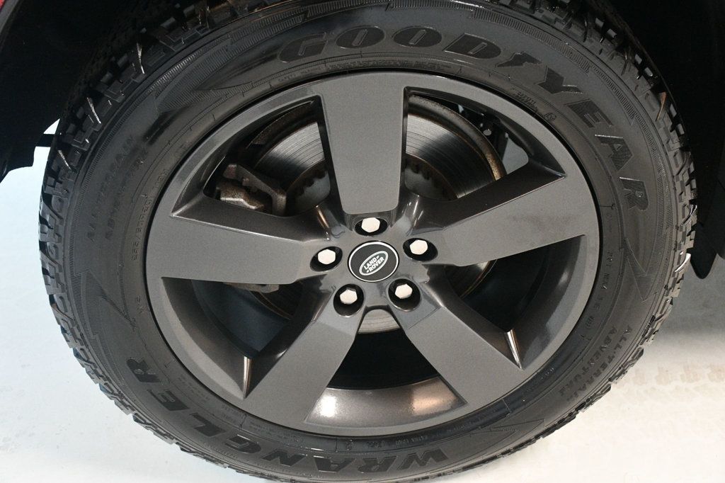 2023 Land Rover Defender 110 X-Dynamic SE AWD - 22971718 - 17