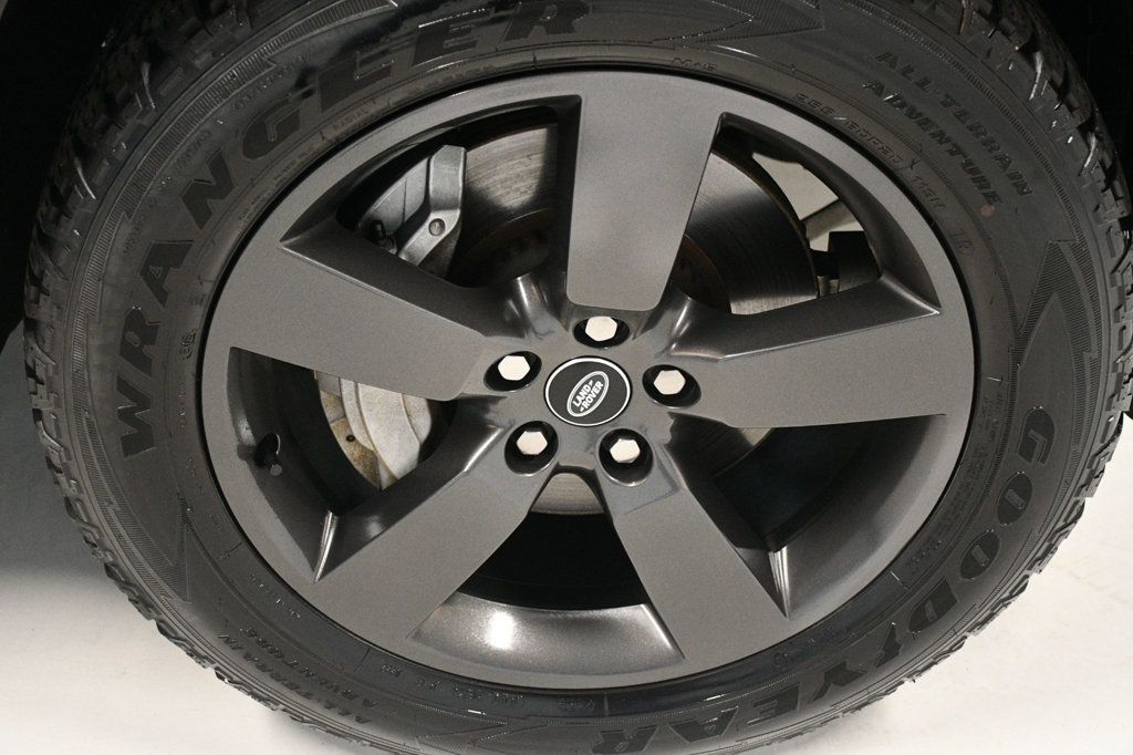 2023 Land Rover Defender 110 X-Dynamic SE AWD - 22971718 - 18