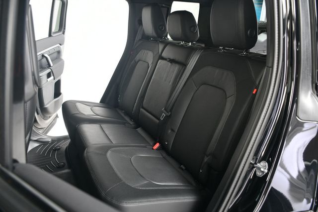 2023 Land Rover Defender 110 X-Dynamic SE AWD - 22971718 - 33