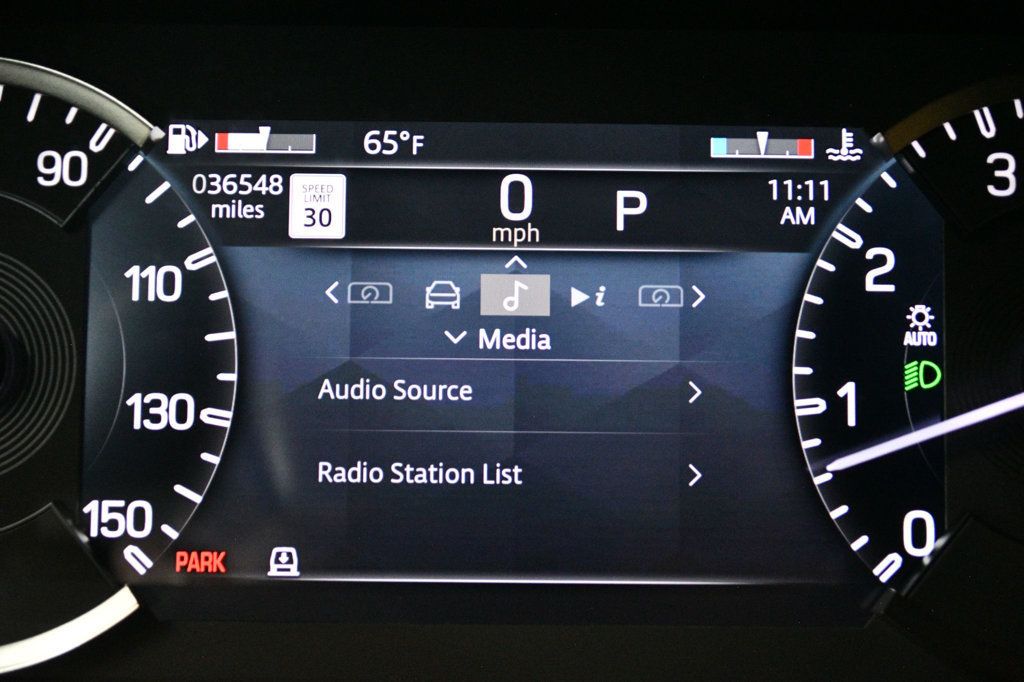 2023 Land Rover Defender 110 X-Dynamic SE AWD - 22971718 - 46