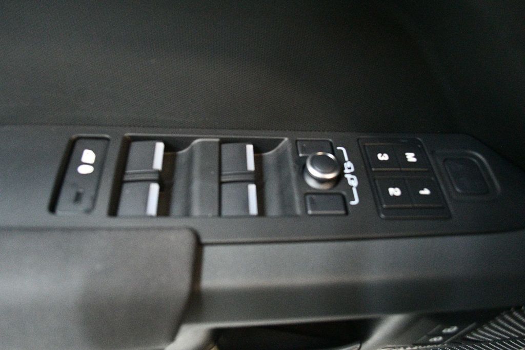 2023 Land Rover Defender 110 X-Dynamic SE AWD - 22971718 - 60
