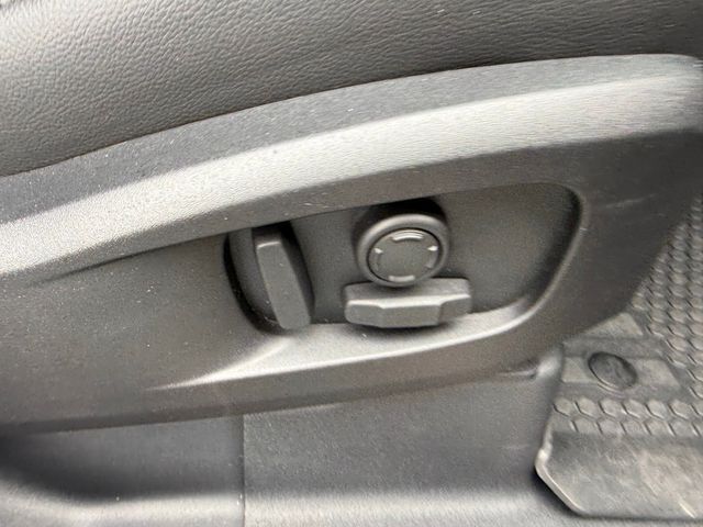 2023 Land Rover Defender **110 X-DYNAMIC SE AWD**7 PASSENGERS** - 23009824 - 34