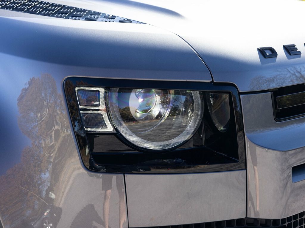 2023 Land Rover Defender 110 X-Dynamic SE AWD, Cold Climate Pack, Extend. Black, Hitch - 22951878 - 18