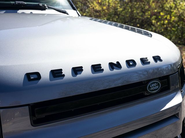 2023 Land Rover Defender 110 X-Dynamic SE AWD, Cold Climate Pack, Extend. Black, Hitch - 22951878 - 19