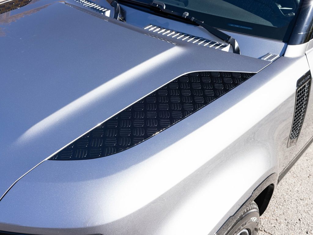 2023 Land Rover Defender 110 X-Dynamic SE AWD, Cold Climate Pack, Extend. Black, Hitch - 22951878 - 21