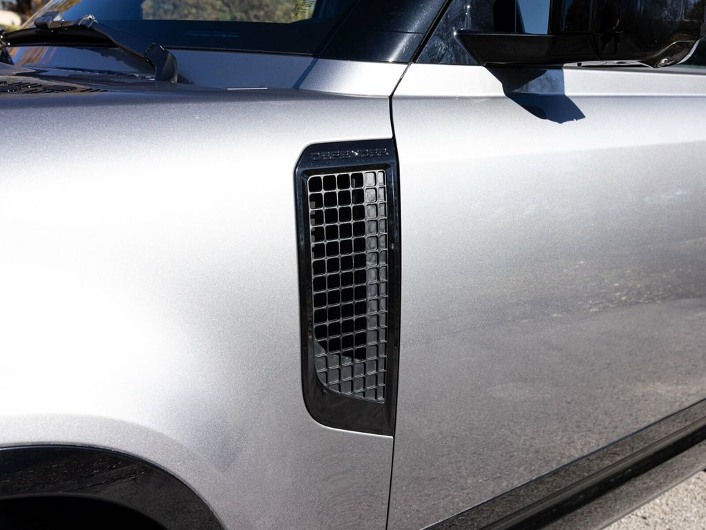 2023 Land Rover Defender 110 X-Dynamic SE AWD, Cold Climate Pack, Extend. Black, Hitch - 22951878 - 22