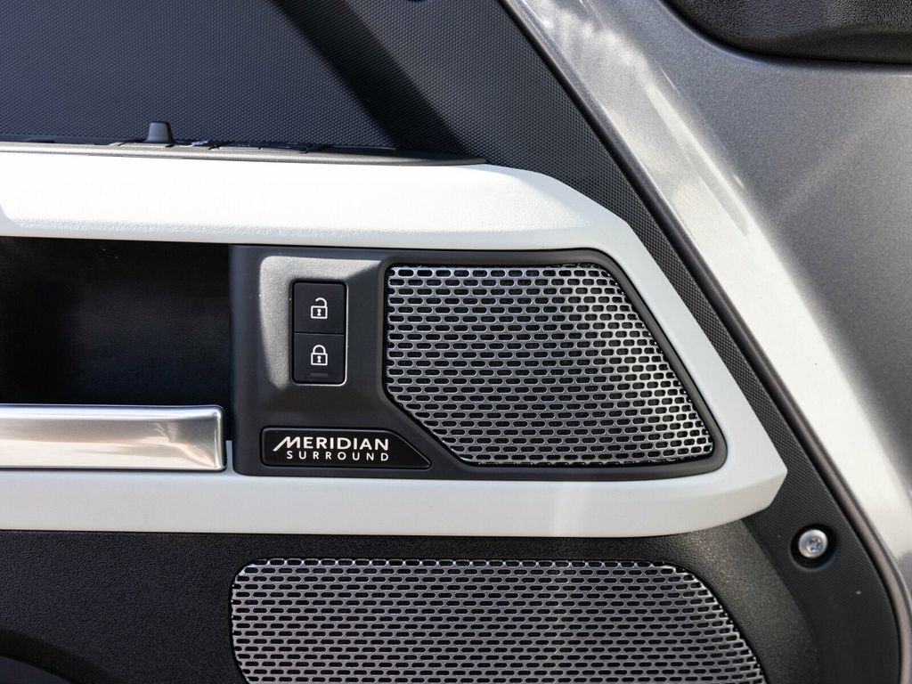 2023 Land Rover Defender 110 X-Dynamic SE AWD, Cold Climate Pack, Extend. Black, Hitch - 22951878 - 26