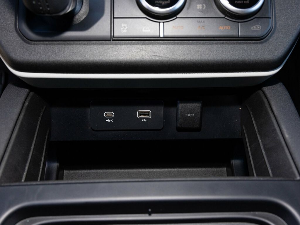 2023 Land Rover Defender 110 X-Dynamic SE AWD, Cold Climate Pack, Extend. Black, Hitch - 22951878 - 40