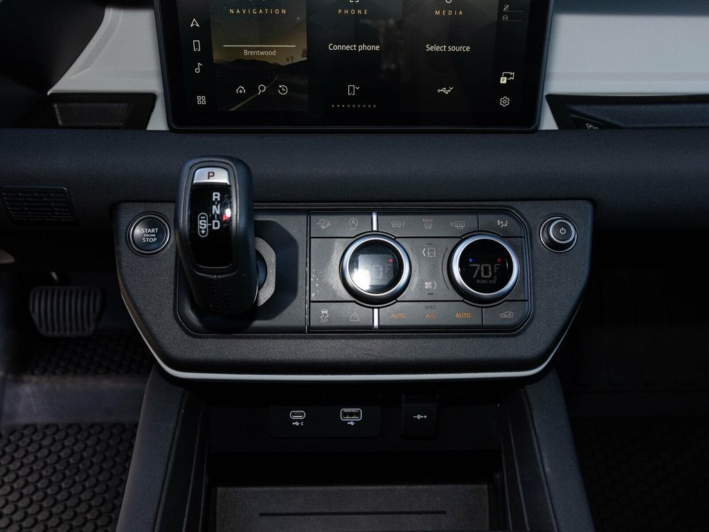 2023 Land Rover Defender 110 X-Dynamic SE AWD, Cold Climate Pack, Extend. Black, Hitch - 22951878 - 41