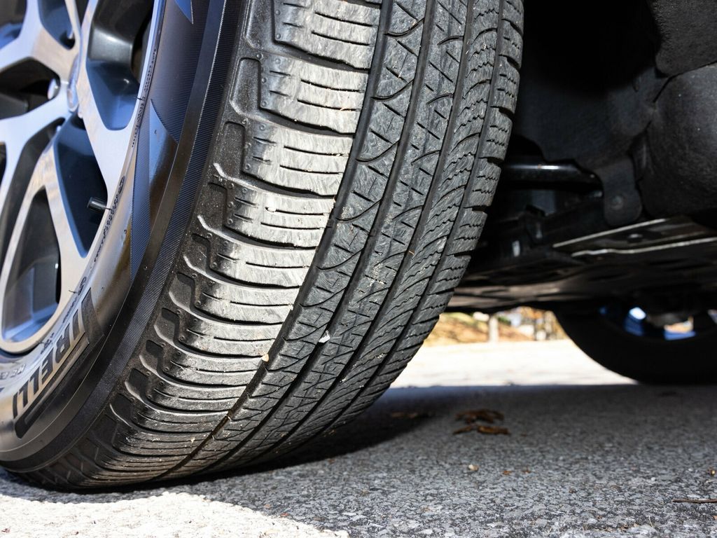 2023 Land Rover Defender 110 X-Dynamic SE AWD, Cold Climate Pack, Extend. Black, Hitch - 22951878 - 77