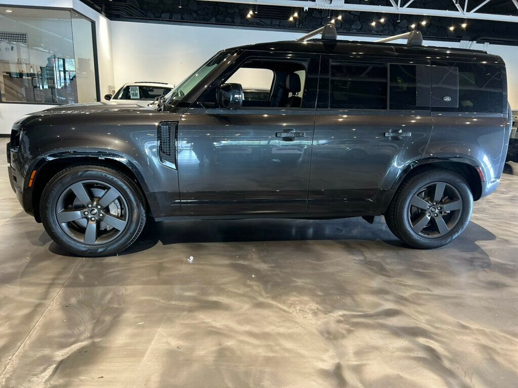 2023 Land Rover Defender 110 photo 2