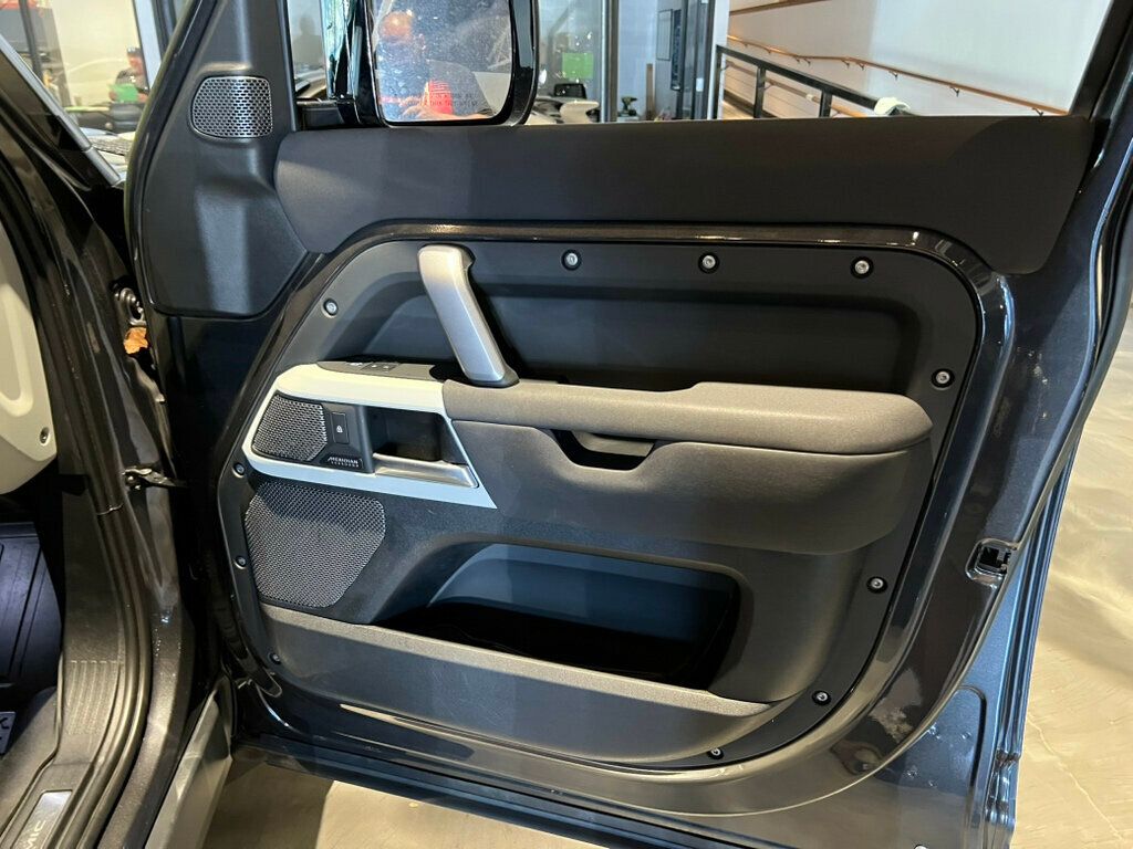 2023 Land Rover Defender 110/X-DynamicSE/AWD/ExtendedLeatherPkg/AirSuspension/Htd&CldSts - 22924730 - 30