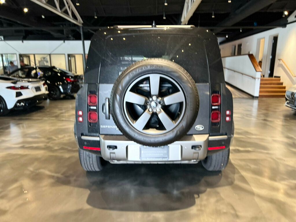 2023 Land Rover Defender 110 photo 4
