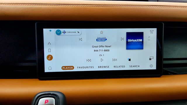 2023 Land Rover Defender 110 X-Dynamic SE AWD w/ Air Suspension Pkg & Ext Leather - 23036419 - 18