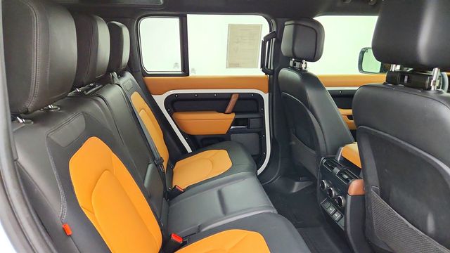 2023 Land Rover Defender 110 X-Dynamic SE AWD w/ Air Suspension Pkg & Ext Leather - 23036419 - 23