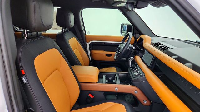 2023 Land Rover Defender 110 X-Dynamic SE AWD w/ Air Suspension Pkg & Ext Leather - 23036419 - 24